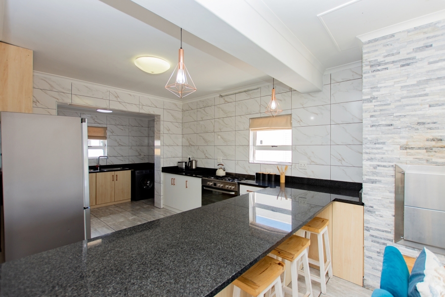 4 Bedroom Property for Sale in Britannia Bay Western Cape